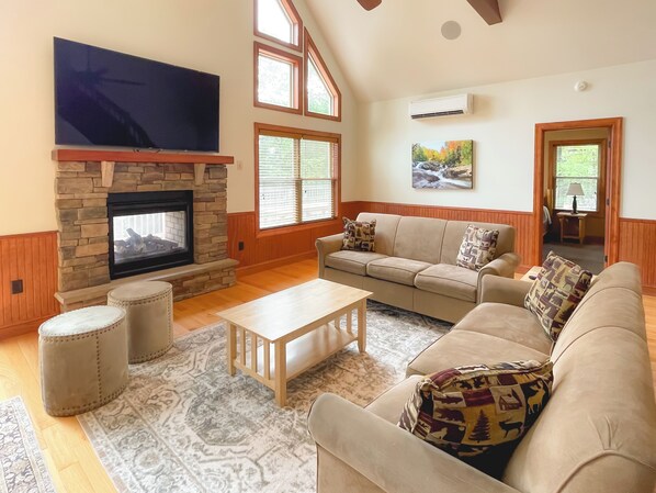 Smart TV, fireplace, stereo