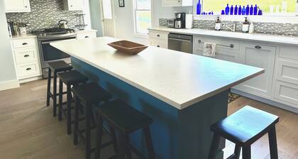 Spruce Hill Farm - 1850 Farmhouse on 50 Acres - Minutes to Mt Snow!!