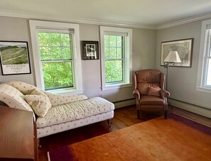 Smart TV, books, stereo, printers