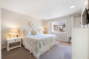 2 bedrooms, iron/ironing board, travel crib, free WiFi - Peaceful Sports Village Retreat | Beautiful Mountain Views, Pools & Patio (St George)