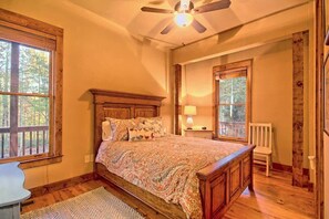 3 bedrooms, iron/ironing board, free WiFi, bed sheets - Cottage in the Woods Retreat (Blue Ridge)