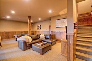 Interior - Cottage in the Woods Retreat (Blue Ridge)