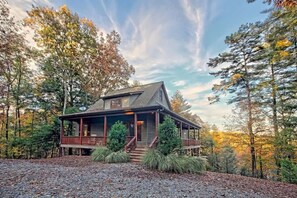 Exterior - Cottage in the Woods Retreat (Blue Ridge)