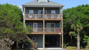 Unclassified image, 2 of 25, button - Atkinson Shores - Beautiful 4BR Home on a Quiet Street (Surf City)