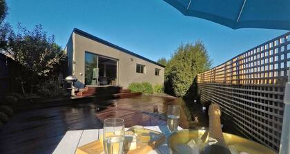 3D Cinema, 8 Pinballs, video games, Sleeps 7 - 5mins to MONA