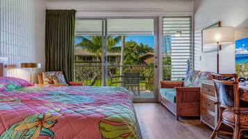 Skrivebord, wi-fi (inkludert) og sengetøy