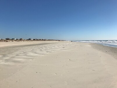 Prior Engagement: Pet Friendly Beach Cottage at Emerald Isle on The Point