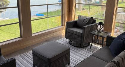 Island view cottage on crystal clear spring fed lake.