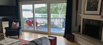 Waterfront Paradise met eilandzicht op een kristalhelder meer!