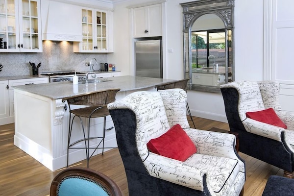 Gourmet Open Plan Kitchen & Living