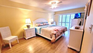 3 bedrooms, in-room safe, iron/ironing board, free WiFi