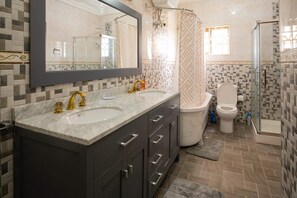 Hair dryer, towels, soap, shampoo - Comfy, Cozy Villa Nr 5 Beaches & Seaside-Family & Business GetAway; Stay 4 Cheap (Prampram)