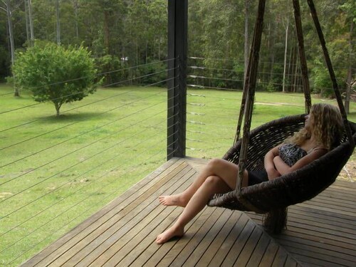 PERFECT FOR LARGE FAMILIES CLOSE TO BEACH AND SHOPS, ACREAGE & GAMES ROOMS