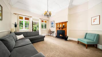 Smart TV, fireplace, DVD player, table football