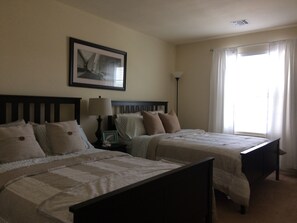 1 bedroom, desk, iron/ironing board, WiFi