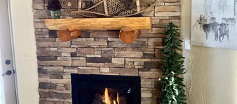 De Nest A Mountain Valley Reteat