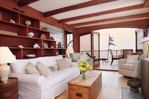 TV, fireplace, DVD player