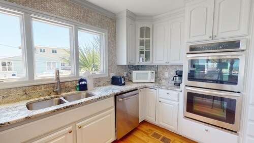 Spacious, Luxe Design, Large Balcony & Incredible Views!