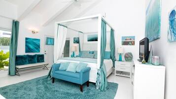 4 bedrooms, desk, iron/ironing board, travel crib