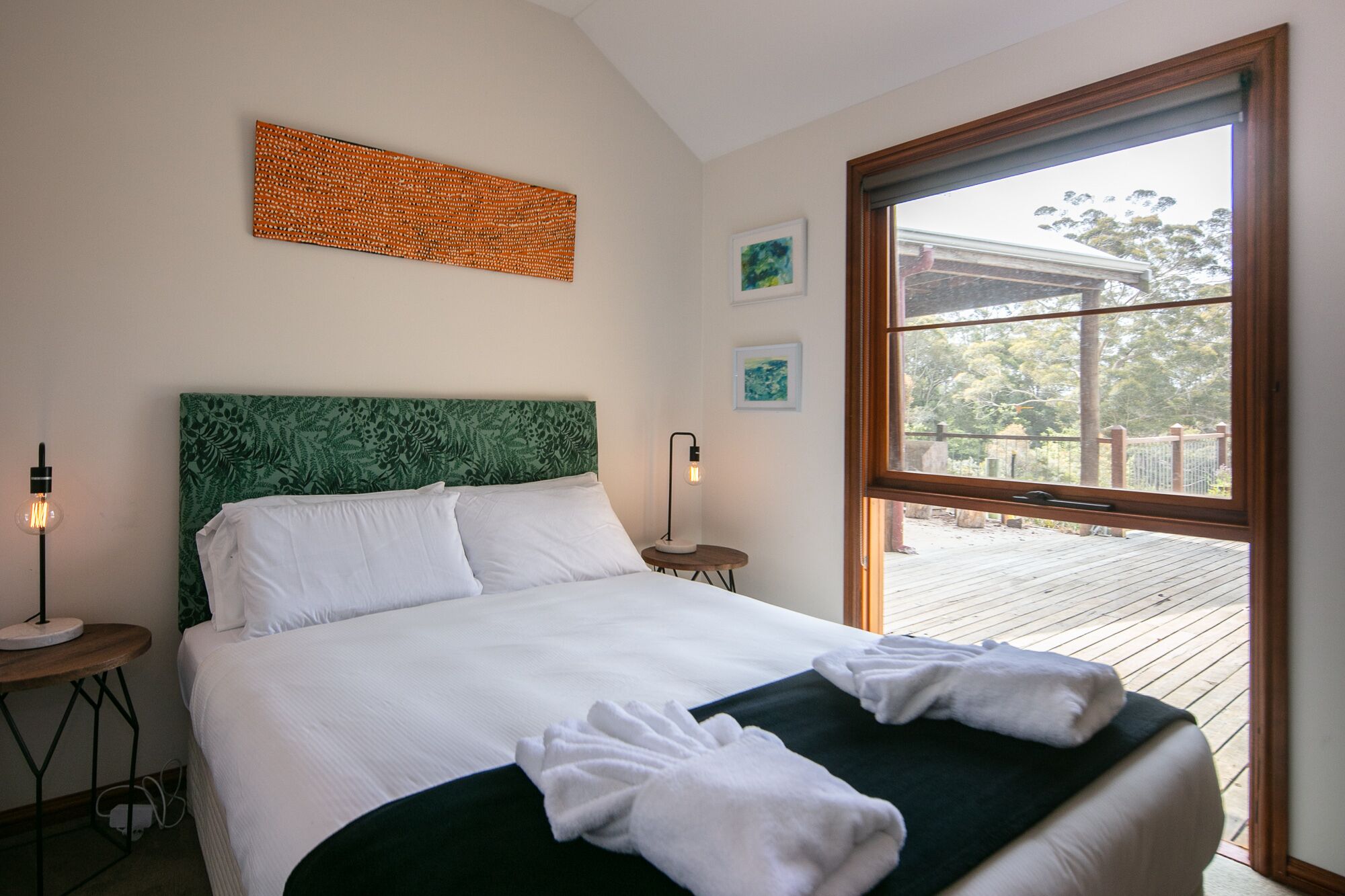 3 chambres, fer et planche à repasser, Wi-Fi, draps fournis