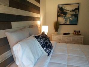 3 habitaciones, tabla de planchar con plancha, wifi y ropa de cama 