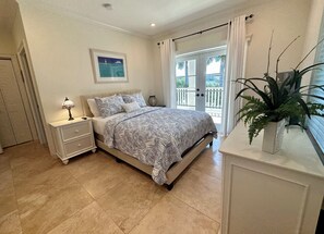 4 室のベッドルーム、アイロン / アイロン台、WiFi (無料)、ベッドシーツ