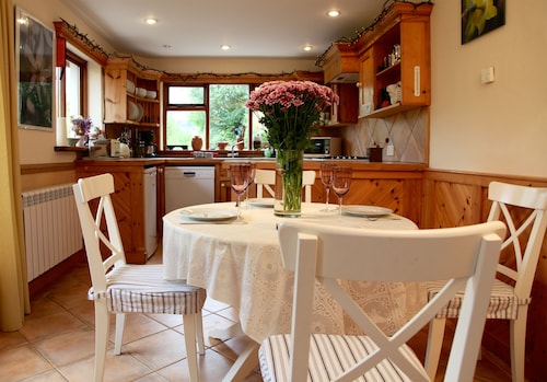 Rusheens Cottage. Charming comfortable cottage with sauna in peaceful valley.