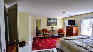 3 bedrooms, iron/ironing board, WiFi, bed sheets - Summer 2025 book now and experience the beautiful views! (Mount Desert)