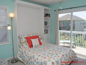 4 bedrooms, iron/ironing board, free WiFi