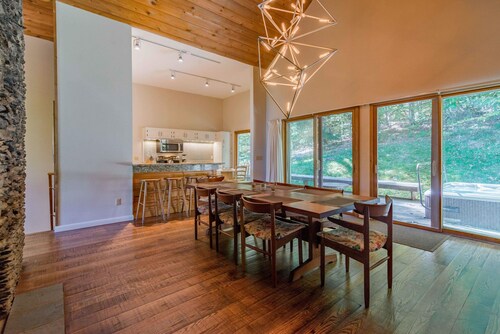 2 Free Nights* , Hot Tub,Sauna,Stratton Shuttle,