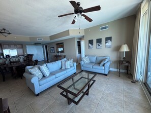 TV, DVD player, toys, stereo - $99* Pensacola Beach Portofino 20th floor 2 Bedroom Breathtaking gulf ocean view (Pensacola Beach)