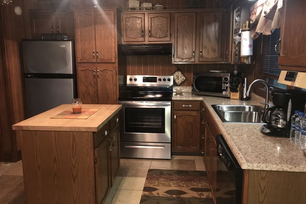 Frigorífic, microones, forn i placa de cuina