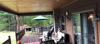 Yksityinen retriitti keskellä hirviä