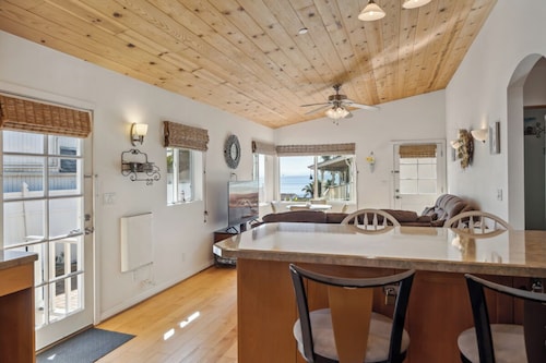 MAGICAL 5-STAR RATED OCEAN VIEW CUSTOM HOME - PLEASE READ ALL OUR GUEST REVIEWS