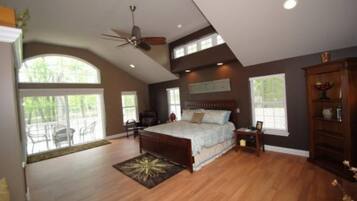 5 bedrooms, desk, iron/ironing board, free WiFi