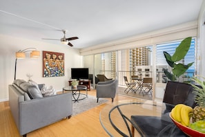 テレビ、DVD プレーヤー