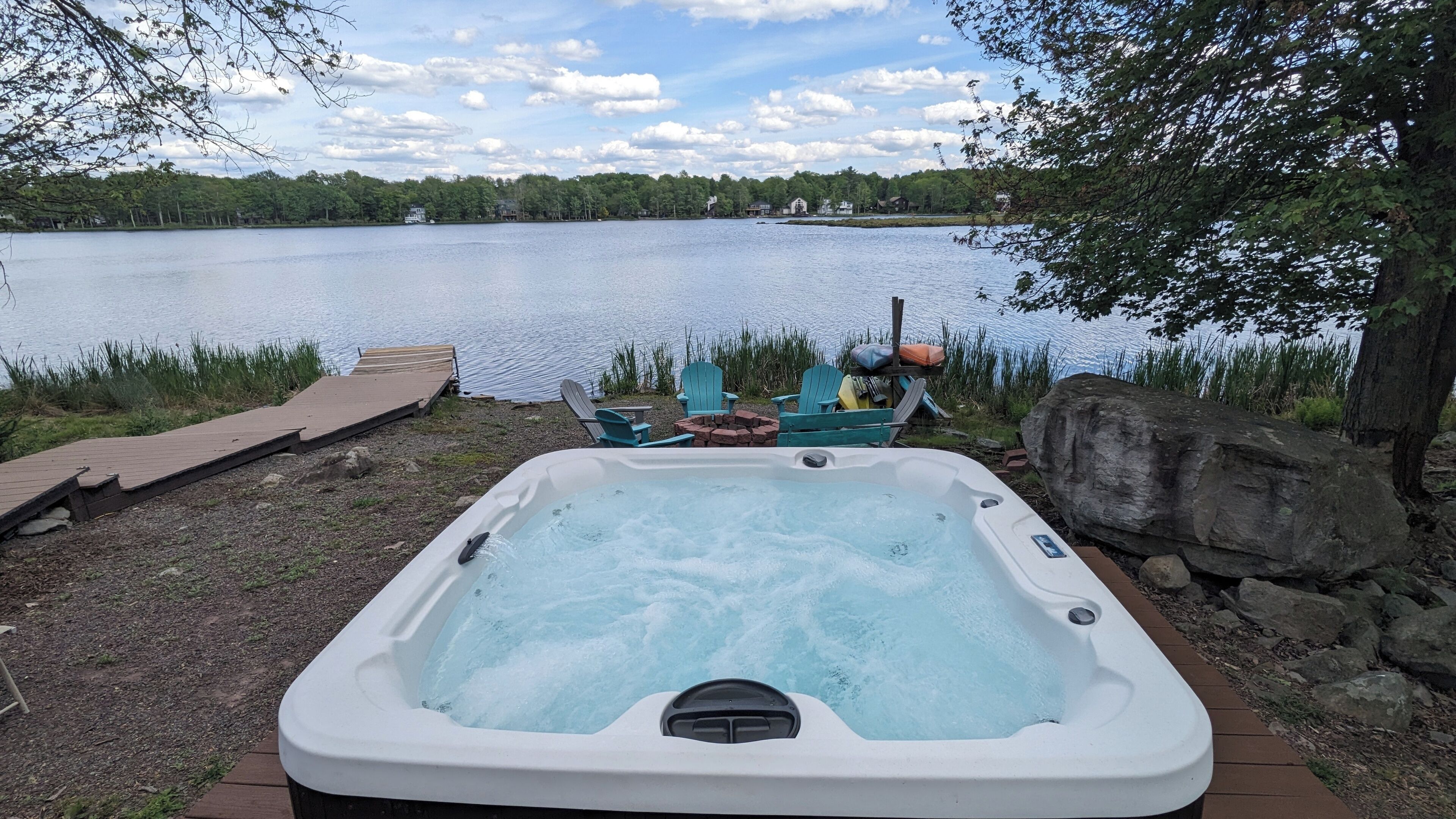 Hot Tub by the Lake