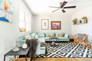 Smart TV, ping pong - Modern Farmhouse Getaway (Woodstock)