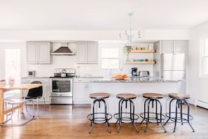 Fridge, microwave, oven, stovetop - Modern Farmhouse Getaway (Woodstock)