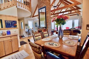 Dining - GLNWD19 · Glenwood Tree House (Bartlett)