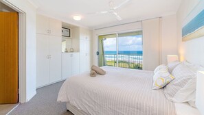 3 bedrooms, desk, iron/ironing board, WiFi