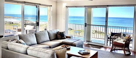 Smart TV, DVD player, books, stereo