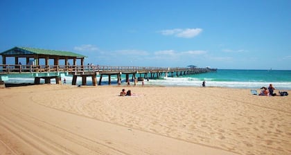 UNIT # 1 200 steps Lauderdale By The Sea Beach or Downtown 1 Bdr, ground floor