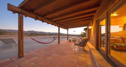Indian Cove Ranch, Joshua Tree on the Border of National Park-Hot Tub-Pool-WiFi