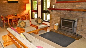 Smart TV, fireplace