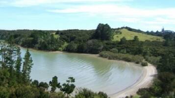 Beach nearby, sun-loungers, beach towels