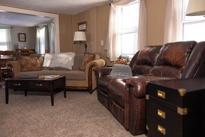 TV connectée, lecteur de DVD, livres