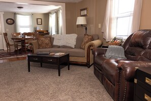 TV connectée, lecteur de DVD, livres