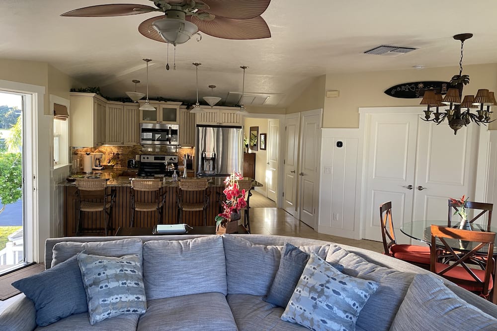 Relax on our extra large Lanai in Beautiful Kauai, 3 Bedroom Condo w/ View!