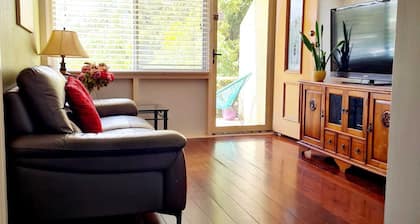 Gemütliches Cottage mit 2 Schlafzimmern und großem Garten für Kinder und FurKids